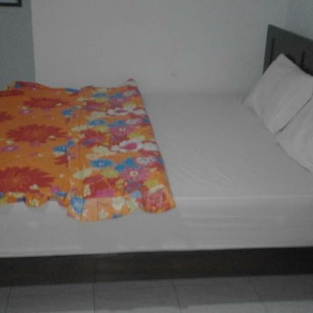 Tanjung Inn Wonosari Экстерьер фото