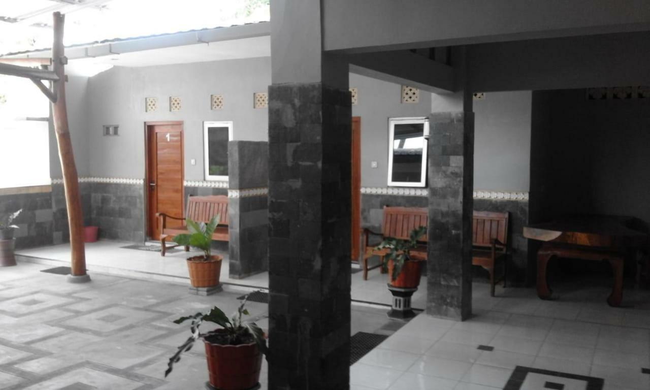 Tanjung Inn Wonosari Экстерьер фото