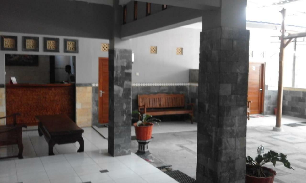 Tanjung Inn Wonosari Экстерьер фото
